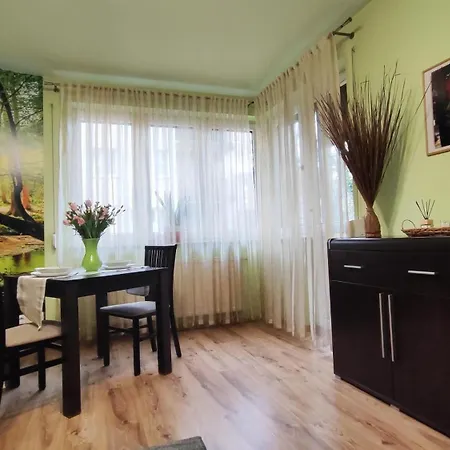 Apartment Manufaktura Centrum Apartament, Prywatny Parking