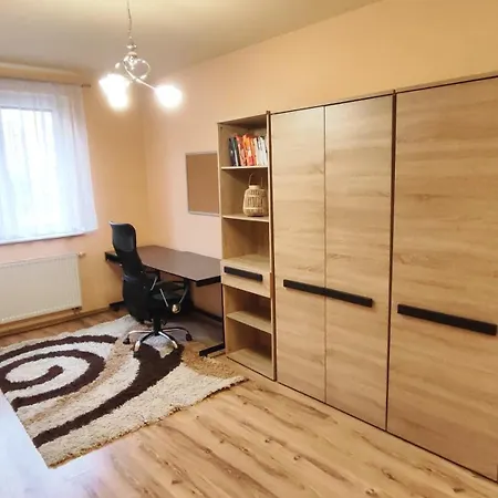 Manufaktura Centrum Apartament, Prywatny Parking Lodz