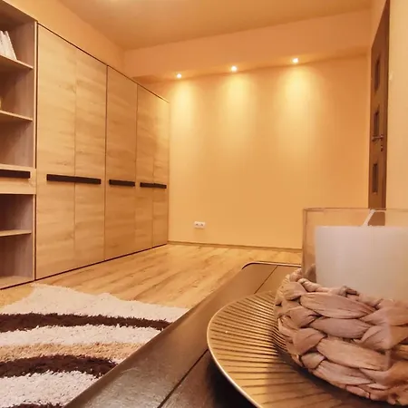 Manufaktura Centrum Apartament, Prywatny Parking Apartment